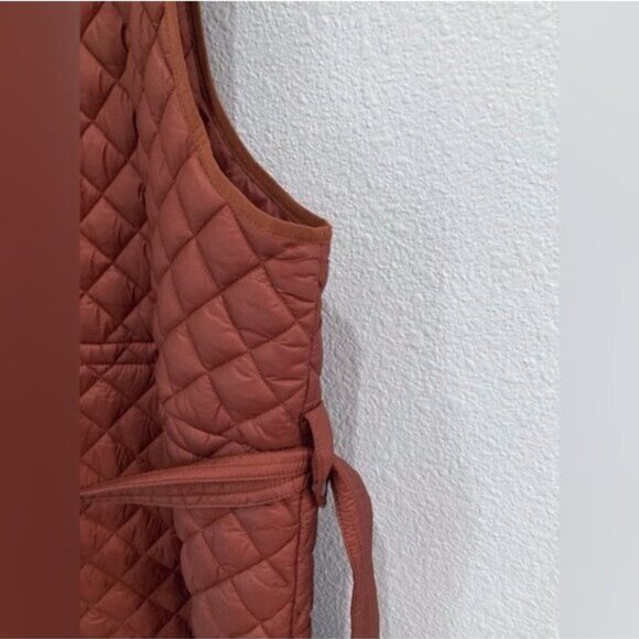 New Athleta Athleisure Quilted Jacket Warm Neutral Featherless Preppy Fall - Picture 4 of 11